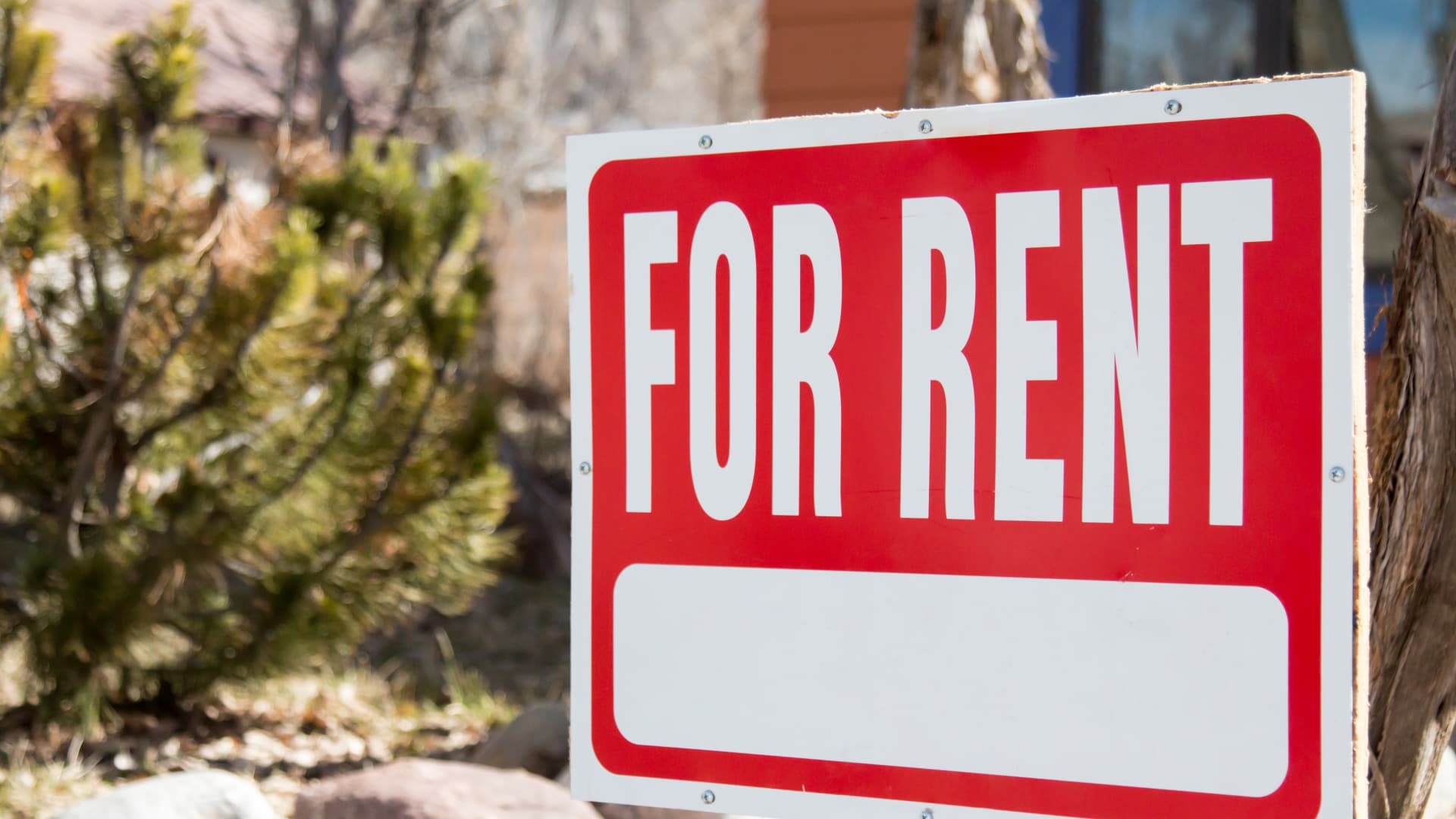 Americans pay trillions in rent, but few get credit score boost for it