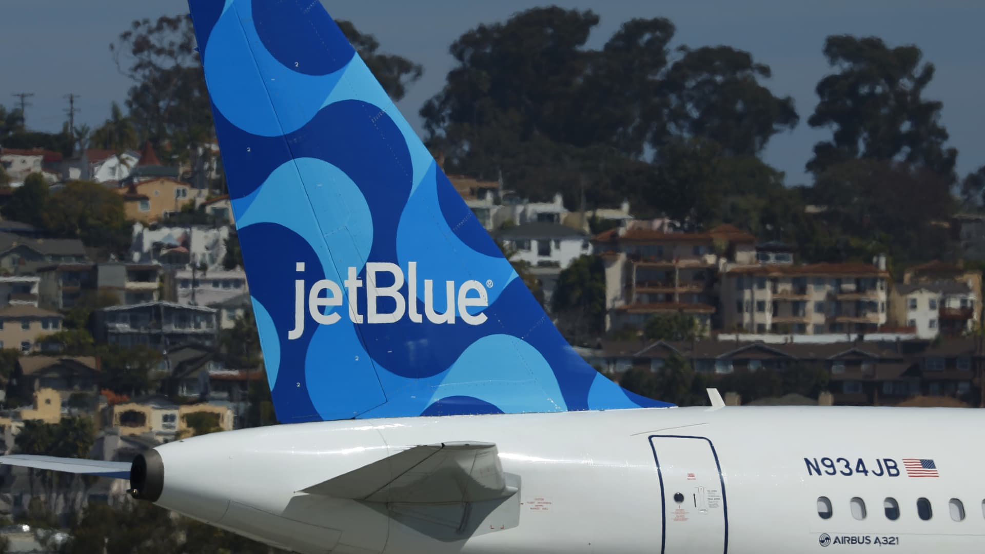 JetBlue to cut more flights, other costs as break-even 2025 ‘unlikely’