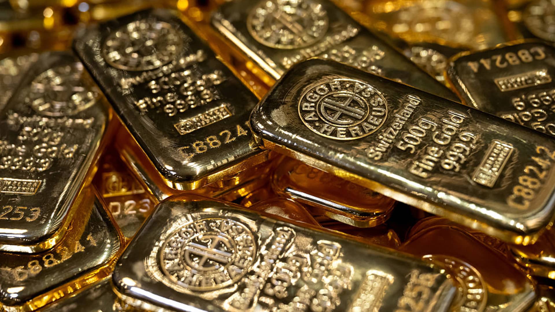 Gold outshines Treasurys, yen and Swiss franc year-to-date