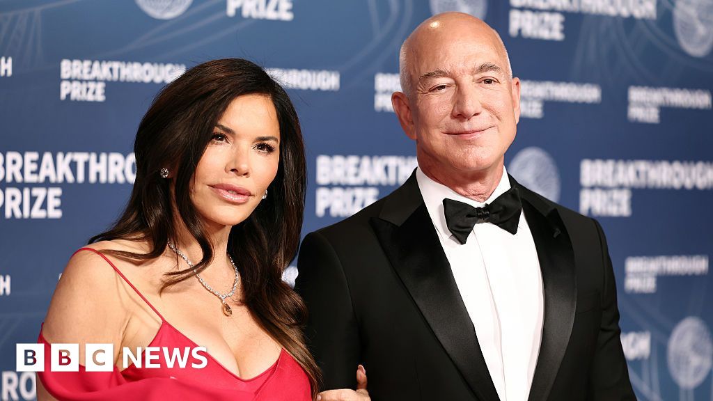 Venice activists plan to disrupt Jeff Bezos’s wedding