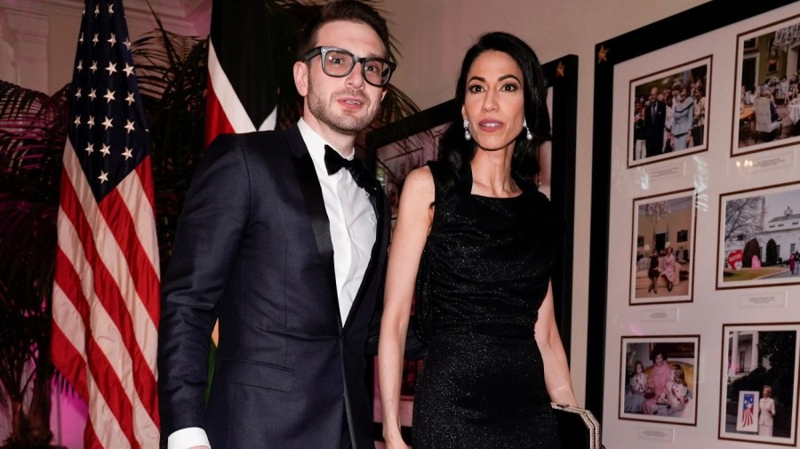Clintons, Harris attend Hamptons wedding of Huma Abedin, Alex Soros