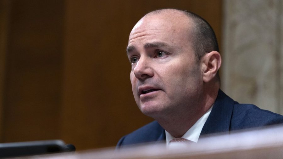 Mike Lee silent when questioned about Minnesota shootings post