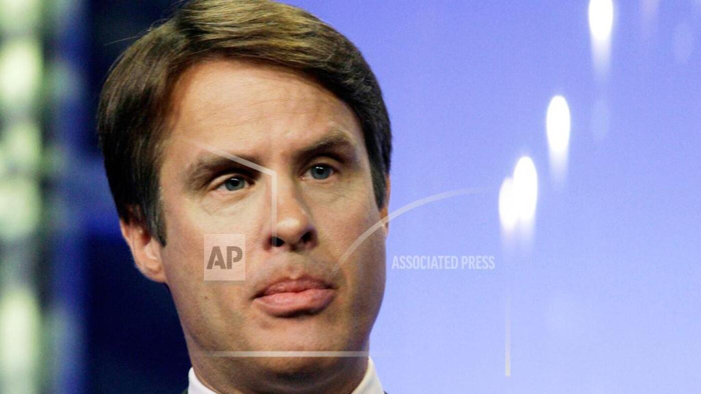 ABC’s Terry Moran dropped for calling Trump a world-class hater : NPR